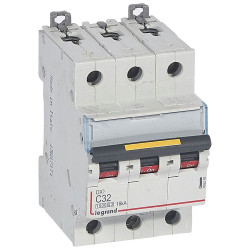 409276 Legrand DX3 - Disjoncteur triphasé 32A 3P C32 10000A/16kA - 400V - Courbe C - À vis - 3 modules